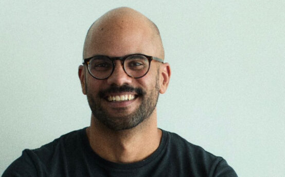 Kauê Lopes dos Santos analisa a precariedade e a modernidade 